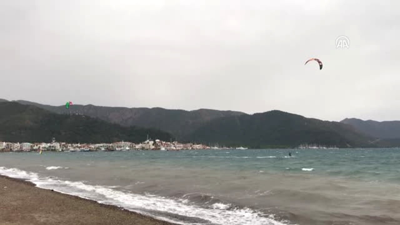 Muğla'da Sörf Keyfi
