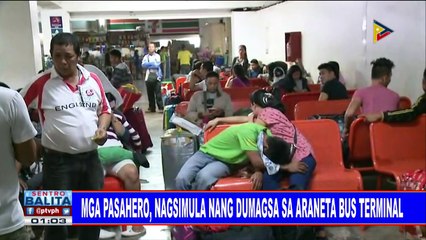 Скачать видео: Mga pasahero, nagsimula nang dumagsa sa Araneta bus terminal