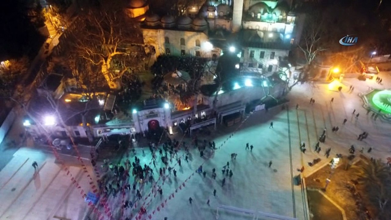 Eyüp Sultan’da Regaip Kandili coşkusu havadan görüntülendi