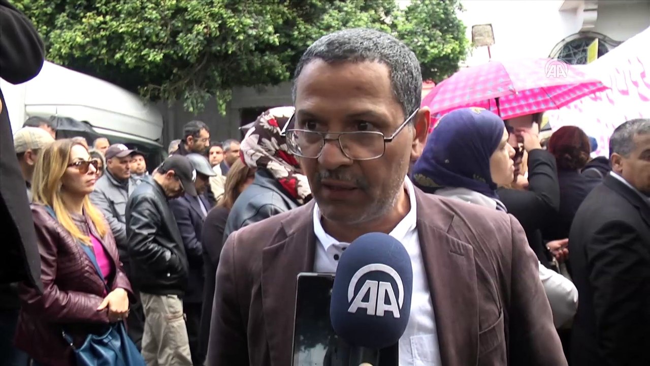 Lise öğretmenlerinden 'emeklilik yaşı' protestosu - TUNUS