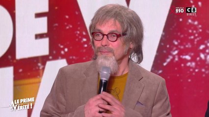 Déguisé, Thierry Moreau débarque par surprise sur le plateau de TPMP