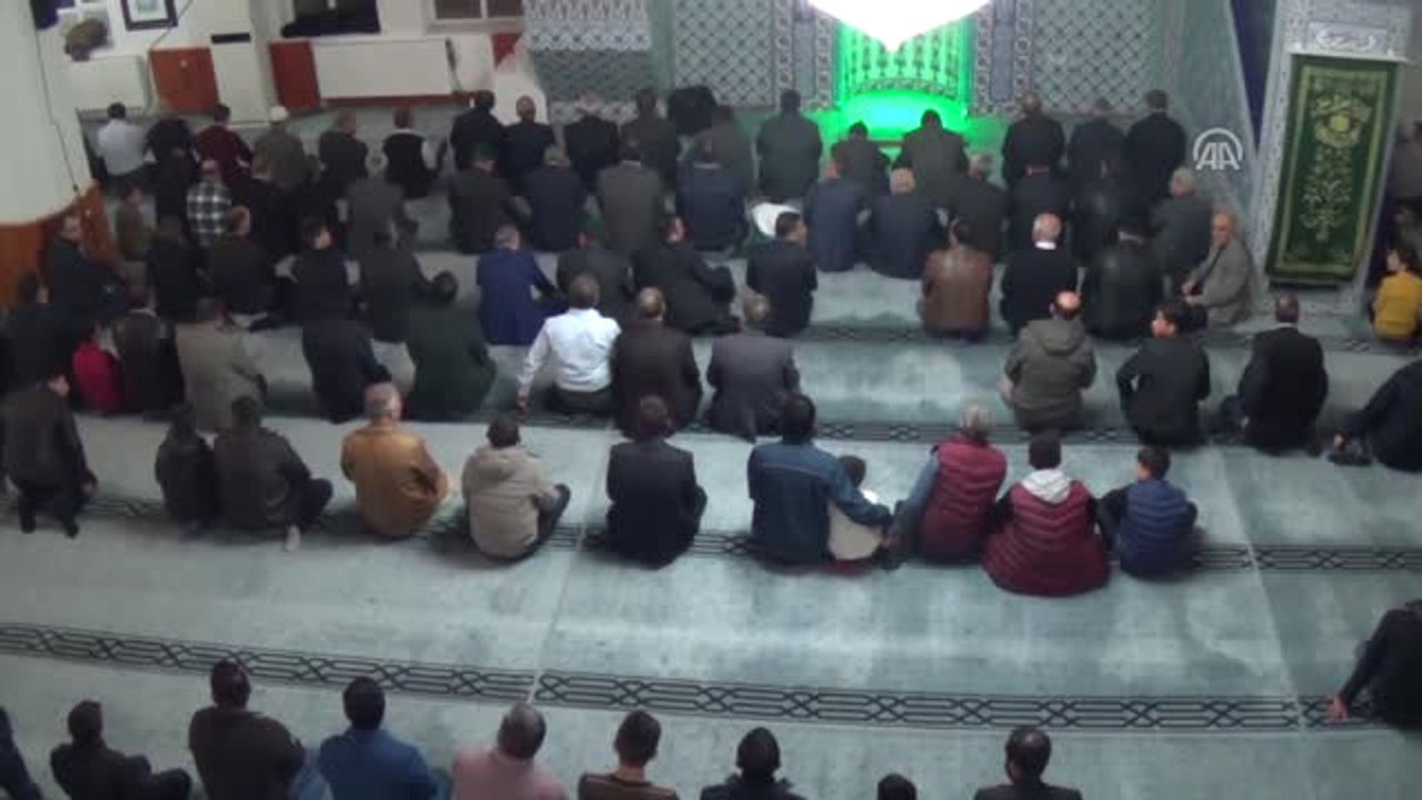 Erciş'te Regaip Kandili