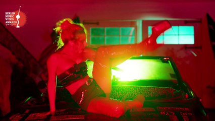 LADY GAGA - JOHN WAYNE