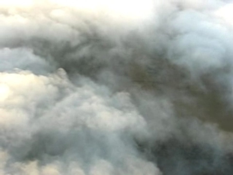 Vol paramoteur au dessus des nuages - 2