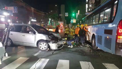 승용차가 버스 받아 CNG 누출... 부산 도심 퇴근길 혼잡 / YTN