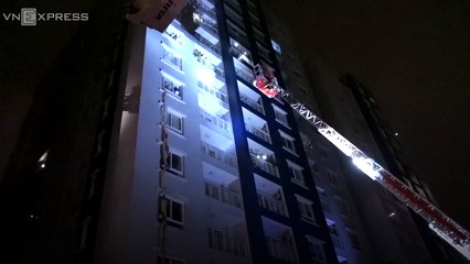 Cuộc giải cứu hàng trăm người trong đám cháy ở chung cư Carina