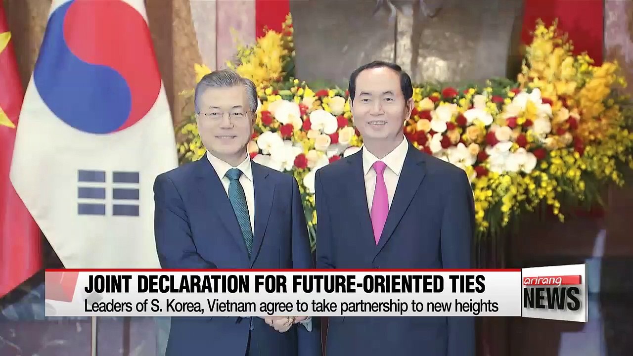 Pres. Moon receives state welcome from Vietnamese pres. S. Korea-Vietnam summit underway