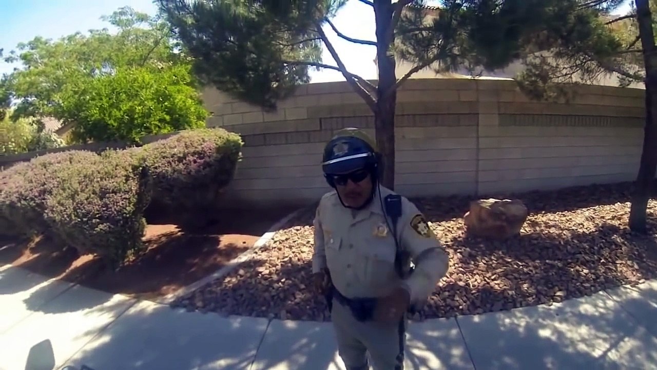 Flipping off cops - PERFECT VIDEO!
