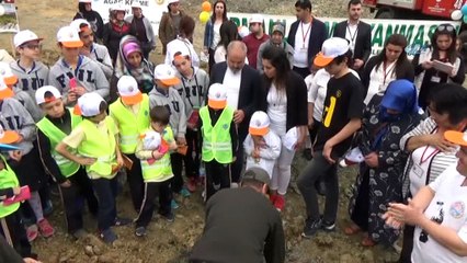 Özel öğrenciler fidan dikti