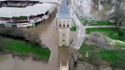 Tunca Nehri Sarayiçi'ni su altında bıraktı - EDİRNE