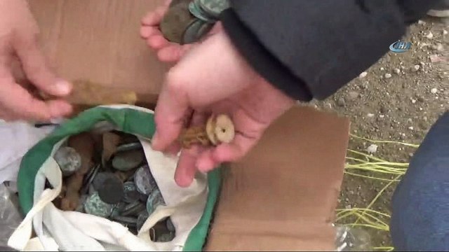 Yolcu otobüsü bagajından tarihi eser fışkırdı