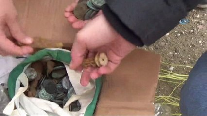 Yolcu otobüsü bagajından tarihi eser fışkırdı