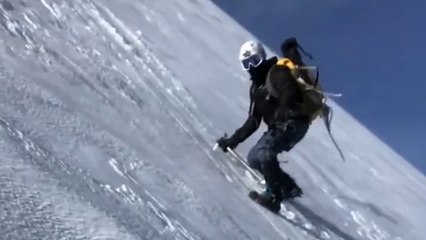 Il s’amuse à glisser en pleine ascension d’un volcan et fait une très longue chute