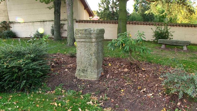St-Laurent-la-Conche, la loire qui coule au pied de l'église