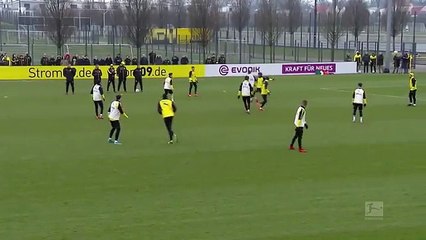 Usain Bolt s'entraîne avec le Borussia Dortmund