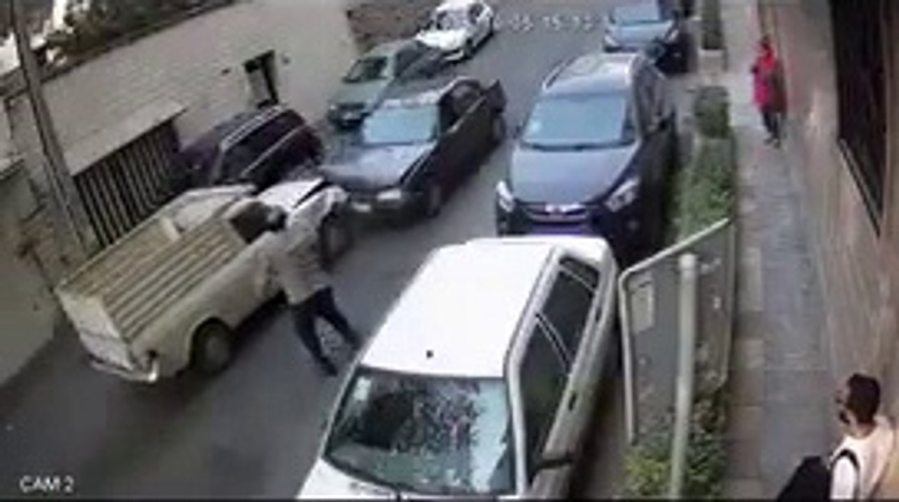 Un simple embouteillage tourne au drame et à la course poursuite