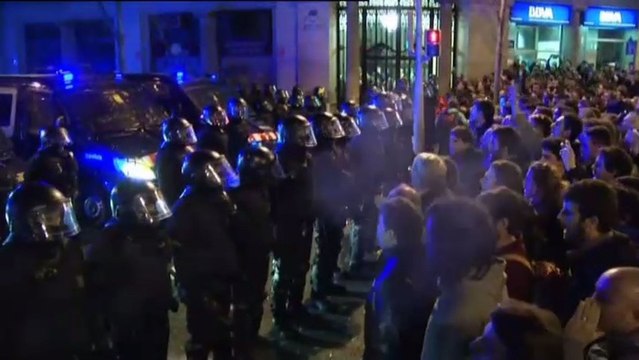 Disturbios en Barcelona tras la encarcelación de líderes separatistas