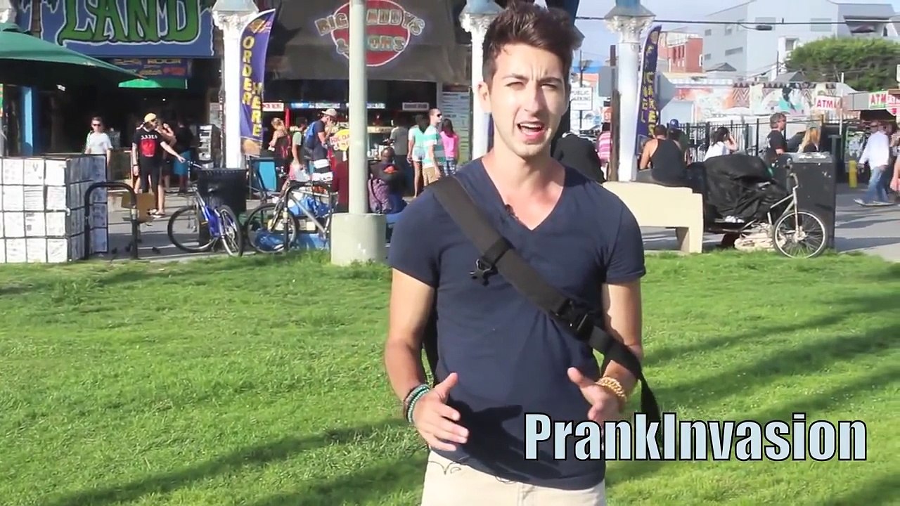 Kissing Prank - Guessing Initials