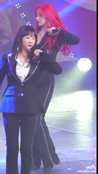 Korean couple kiss drama #7 180225 EXID '덜덜덜' 하니 4K 직캠 @대한민국 연예예술상 4K Fancam by -wA-