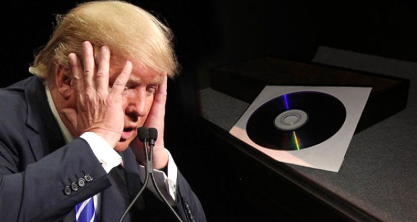 Cinsel İçerikli Film Yıldızının Avukatı, Elindeki CD ile Trump'ı Tehdit Etti