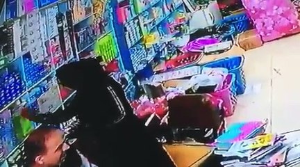 كاميرا مراقبة تفضح «حرامية المحمول» بالشرقية