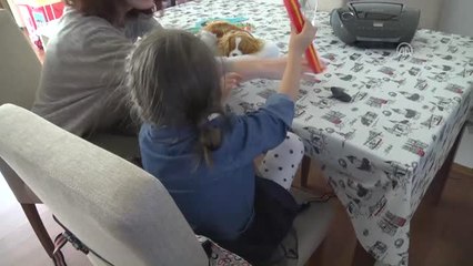 Korunmaya Muhtaç Çocukların Şefkat Yuvaları - Minik Betül'ün Hem Annesi Hem de Babası Oldu (1)