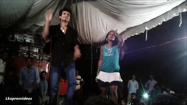 AMAZING DANCING PERFORMANCE BY SKOMAL ARCHAESTRA PARTY AS EK HI JAGAHIYA PE DO DO GO BA BIL