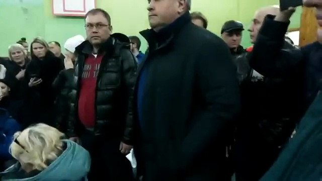 Родственники пропавших на пожаре в ТЦ Зимняя Вишня кемеровчан предъявили претензии властям