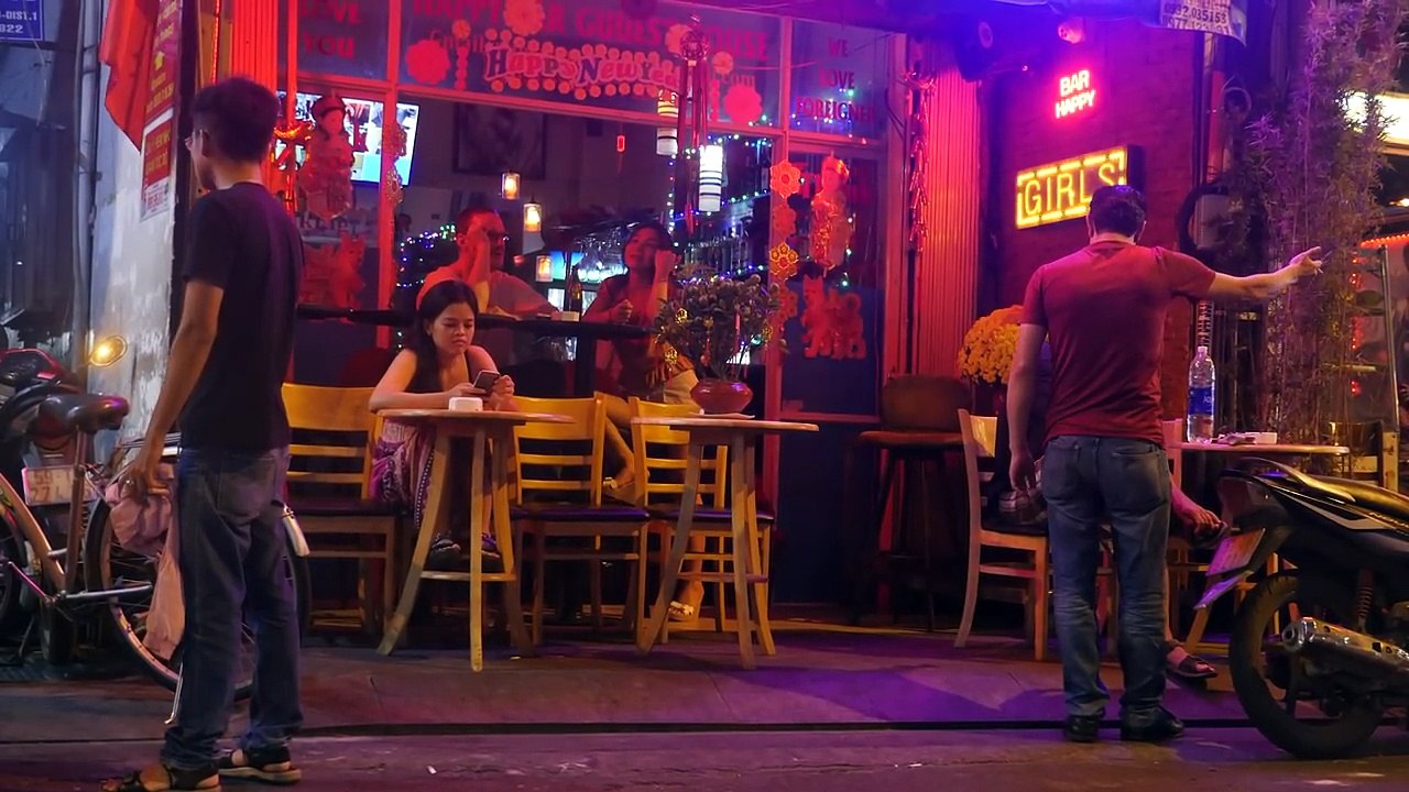 Vietnam Nightlife 2018 - Saigon Hostess Bars and Massage Ladies