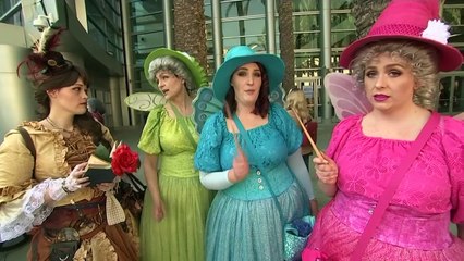 Thousands of cosplay fanatics arrive for WonderCon