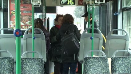 Tır belediye otobüsüne yandan çarptı, yolcular araç içerisinde savruldu