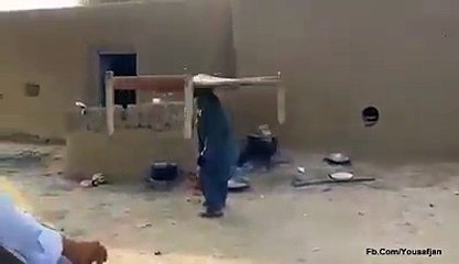 Amazing Dance Bed on Head - چارپایی کے ساتھ زبردست ڈانس