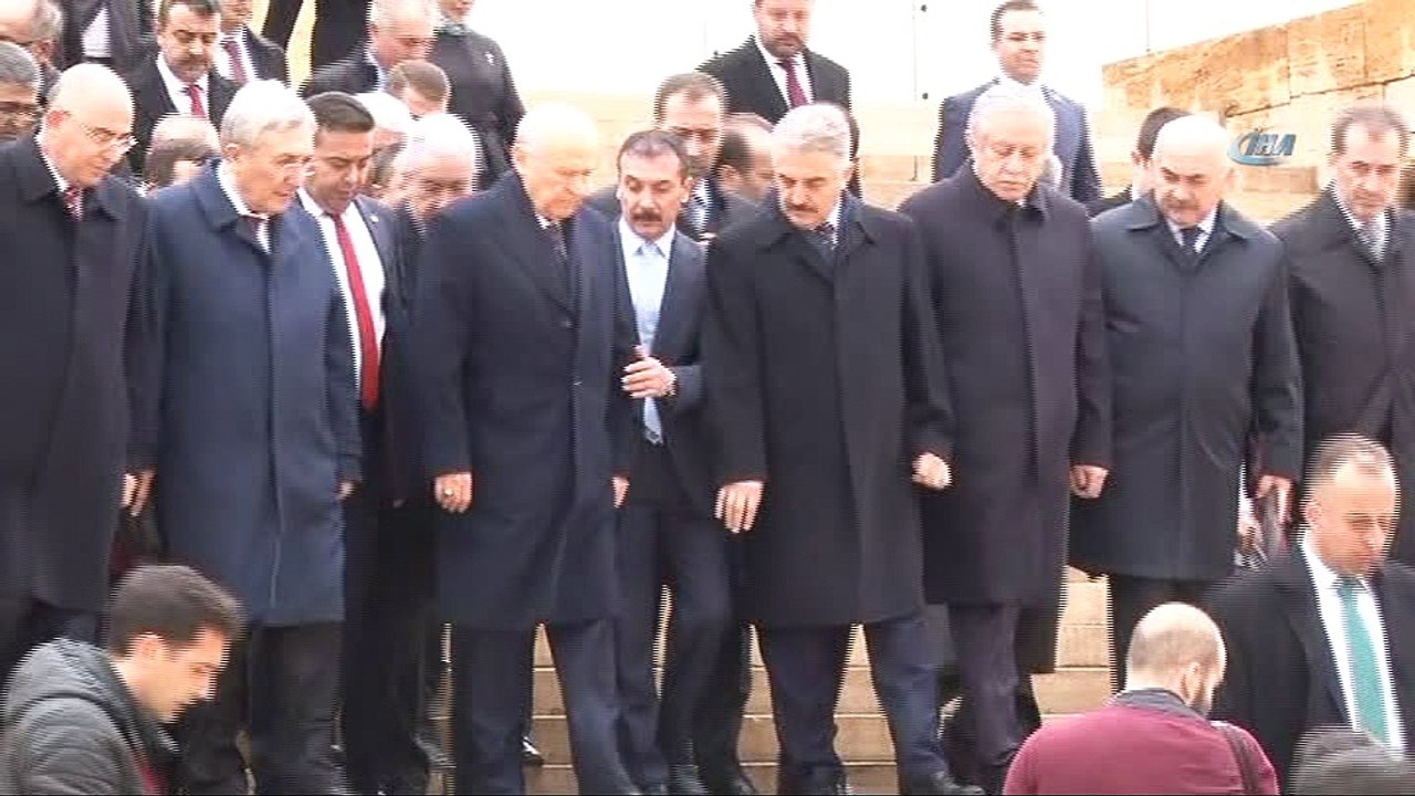 MHP lideri Bahçeli, Merkez Yönetim Kurulu ve Merkez Disiplin Kurulu üyeleri ile Anıtkabir’de