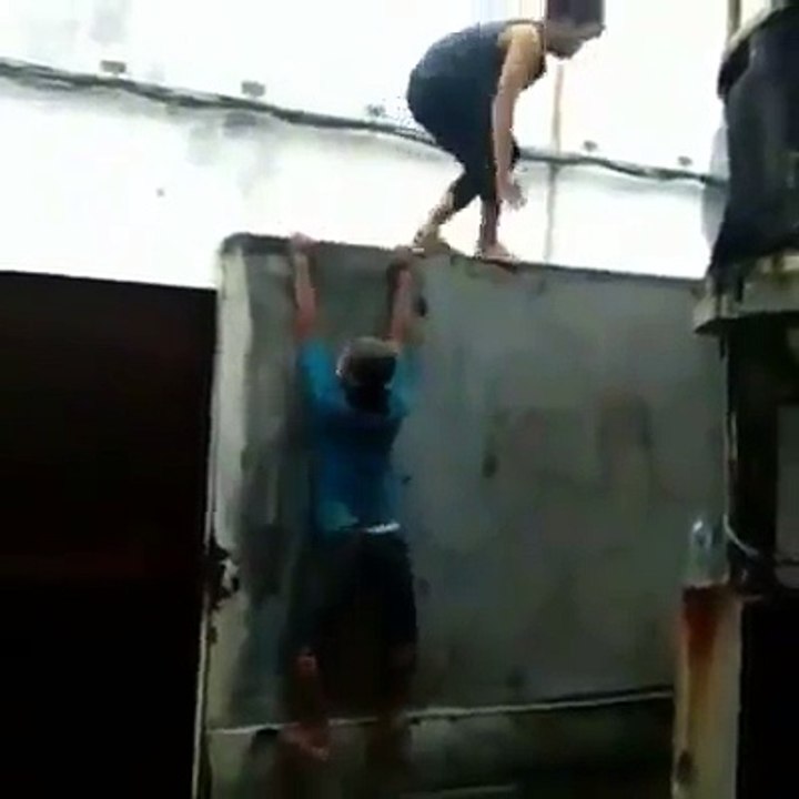 Two Mad Men Escaping