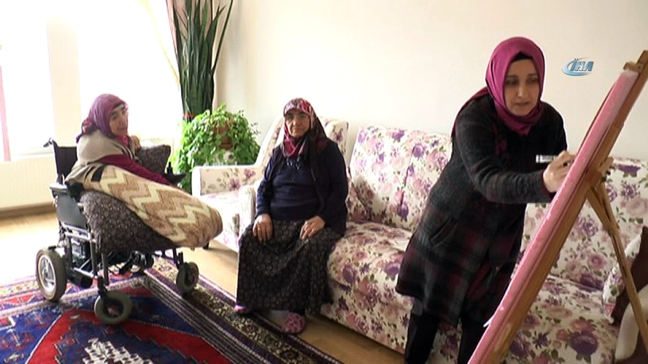 52 yaşındaki engelli kadın Cumhurbaşkanı Erdoğan’a mektup yazabilmek için okuma yazma öğreniyor