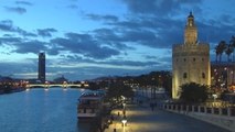 La Torre del Oro y el Puente de Triana se apagan en 