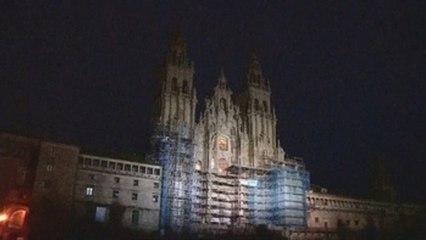 La Plaza del Obradoiro se apaga con motivo de "La Hora del Planeta"