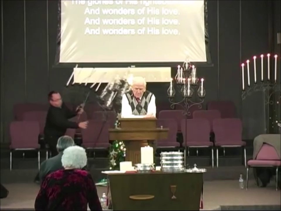 Quand tu continus la messe tranquillement alors que tout se casse la gueule