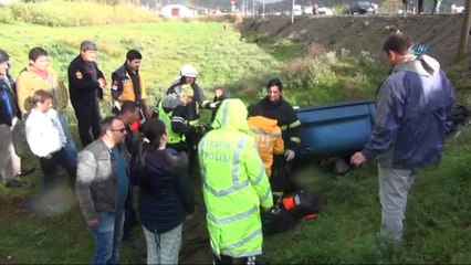 Otomobil tarlaya uçtu: 1 ölü, 2 yaralı