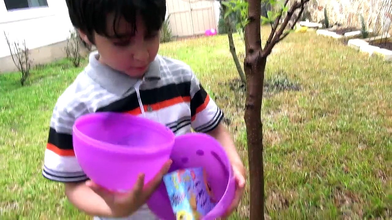 Giant Surprise Easter Egg Hunt!!!