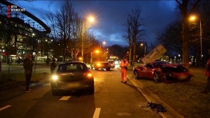 Peperdure Ferrari crasht bij stadion FC Utrecht [RTV Utrecht]