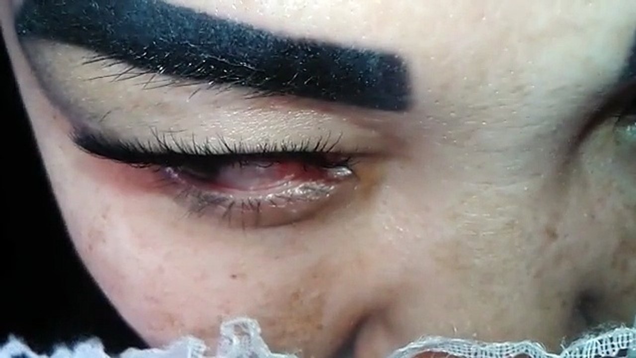 видео девушка Красивый макияж глаз ресницы girl Beautiful eye makeup eyelashes लड़की सुंदर आंख मेकअप पलकें