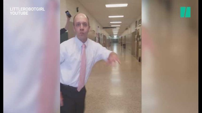 Ce prof de math est prêt à tout pour intéresser ses élèves (et gagner une tarte aux pommes)