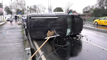 Fatih'te bariyerlere çarpan otomobil takla attı: 1 yaralı - İSTANBUL