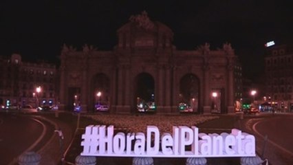 España apaga la luz para "conectar" con el planeta