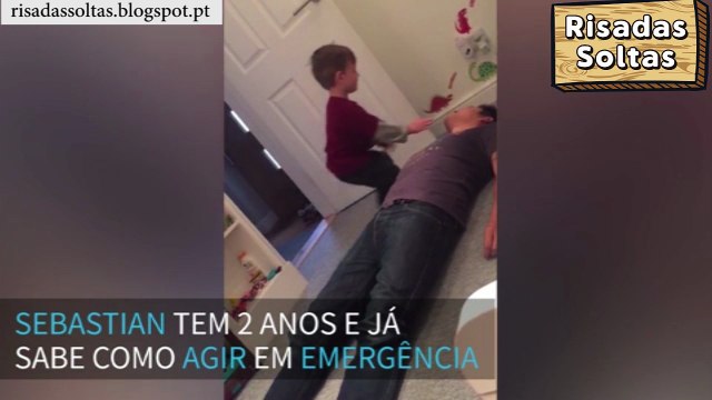Com apenas 2 anos este menino sabe como salvar um adulto em caso de emergência