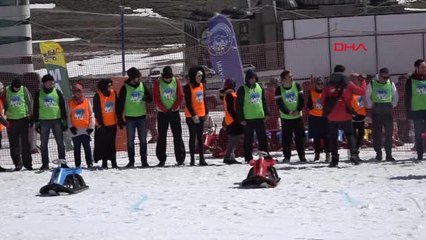 Kayseri'de Eşler Arası Kızak Yarışması