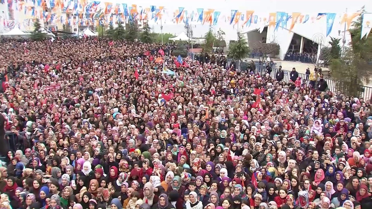 Cumhurbaşkanı Erdoğan: 'Onlar bombalarla her yeri yıktılar. Onlar yıkmaya biz ise yapmaya geldik' - TRABZON