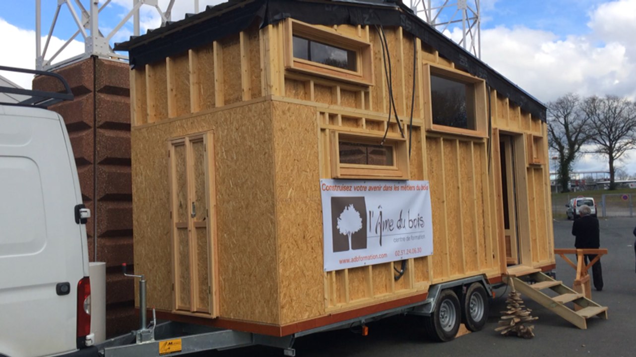 Une tiny house fabriquée au Poiré sur Vie exposée à La Roche sur Yon