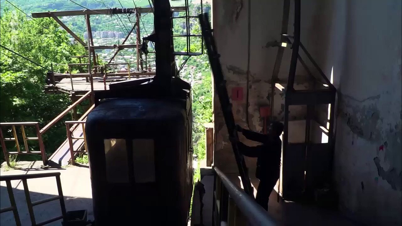 Géorgie, des téléphériques qui défient la mort